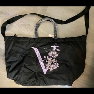 DESIGNED BY VICTORIA’S SECRET!!! NWT TOTE